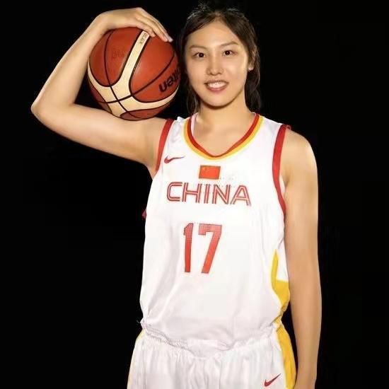 美丽的图书馆馆长